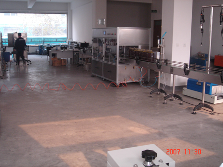 新型小包裝八頭食用油灌裝機