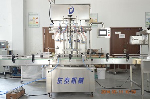 四頭全自動食用油灌裝線細節(jié)圖